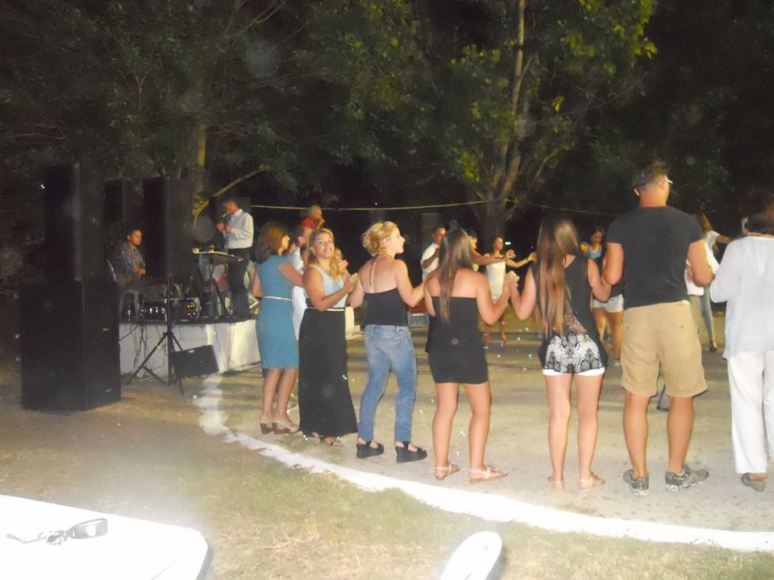 11780503_1649652578582152_1938690950_n