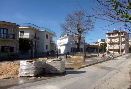 ΠΛΑΤΕΙΑ ΠΛΑΤΑΝΟΥ 1.....