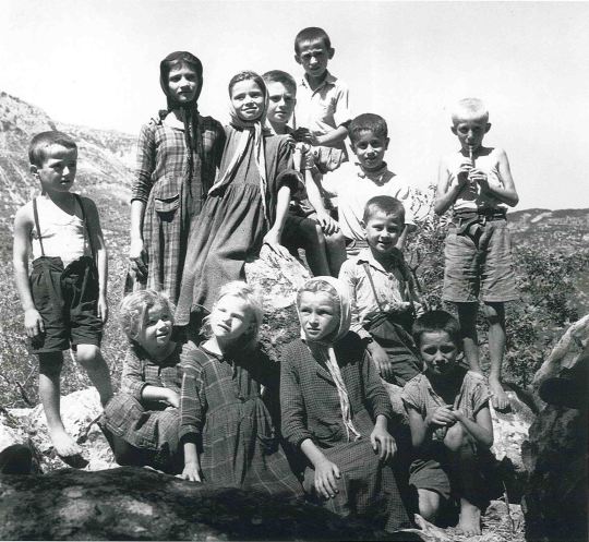 Το ξυπόλητο τάγμα 1955.....