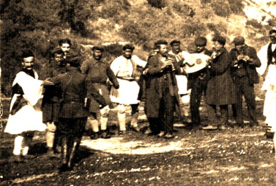 Φοινίκι χορός 1.jpg