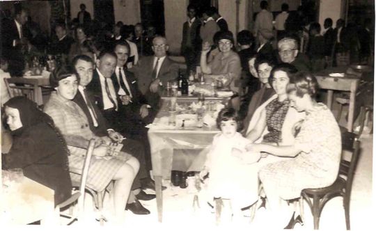 1... ΓΟΥΛΑΣ-ΠΑΡΕΕΣ