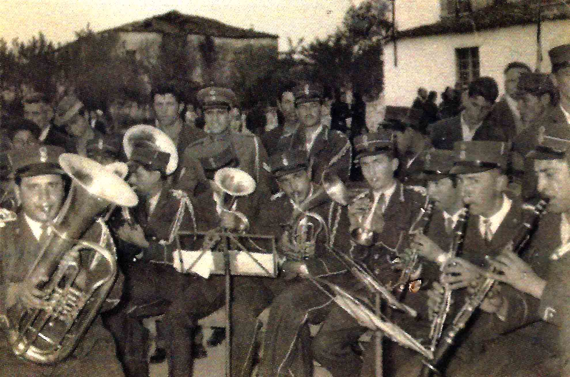 ΦΙΛΑΡΜΟΝΙΚΗ....