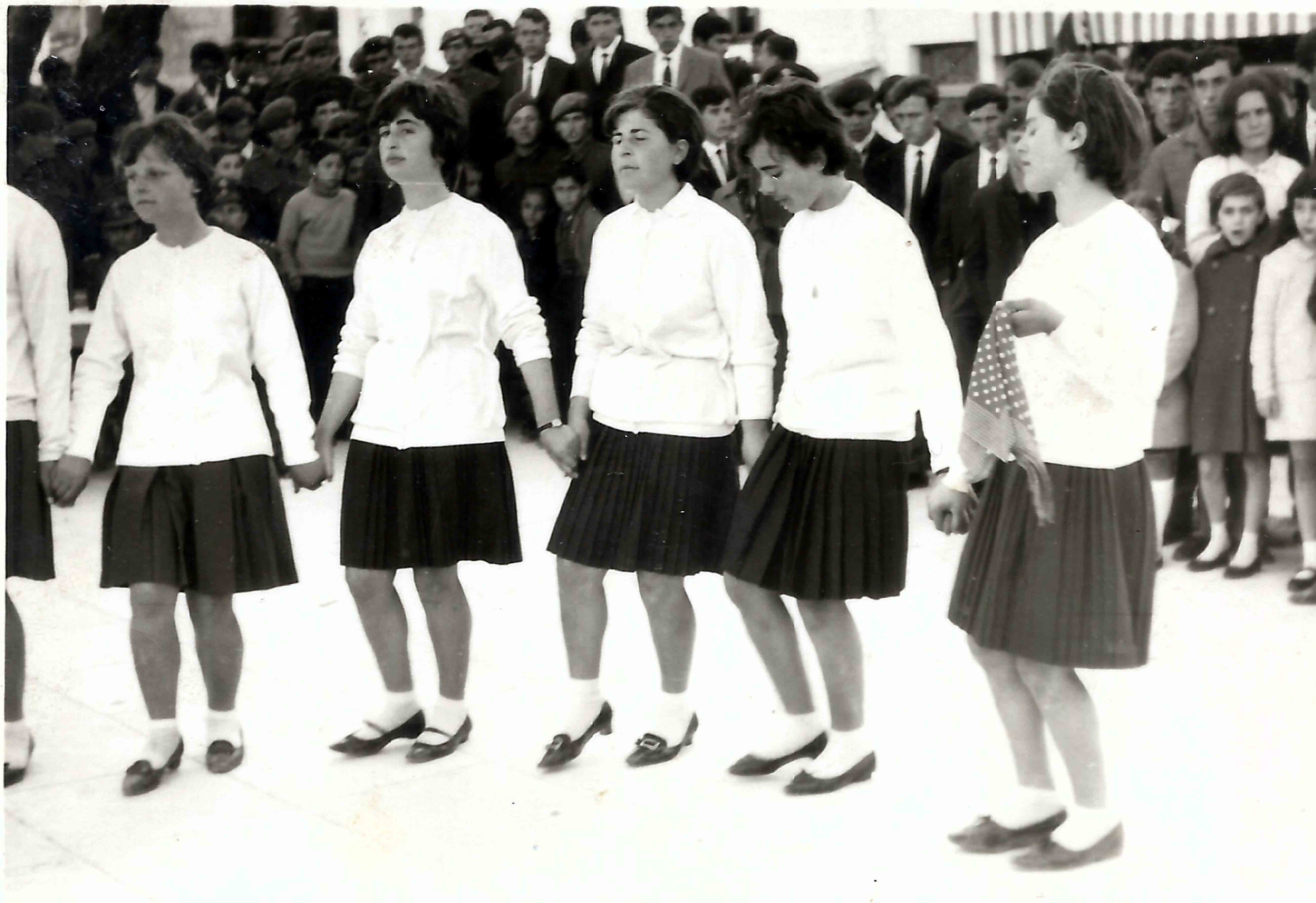 ΚΟΝΤΟΝΑΤΣΗ.........