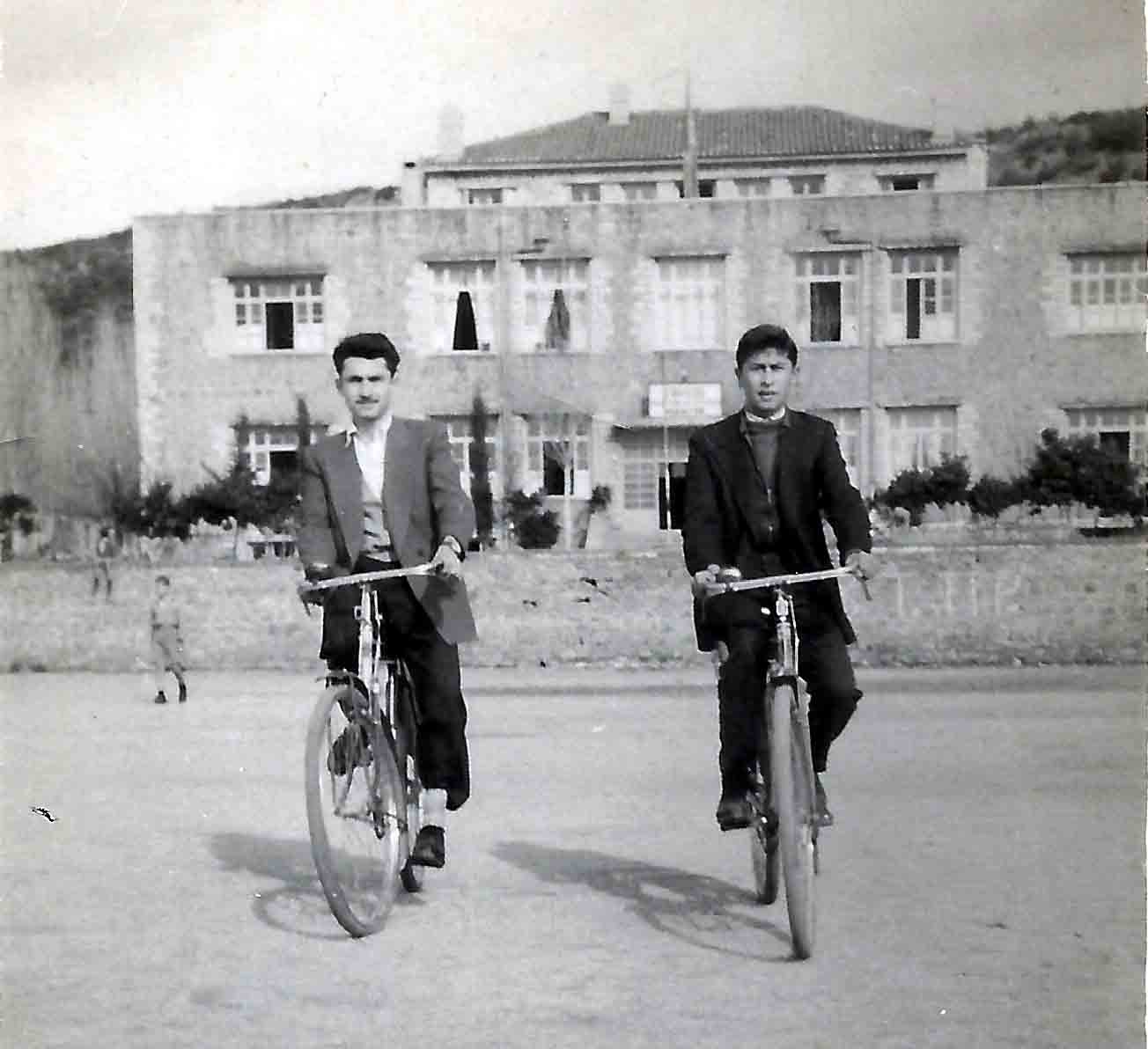 ΠΟΔΗΛΑΤΕΣ ΒΑΣ.ΜΠΙΤΖΟΥΝΑΣ- ΠΟΛ 55........